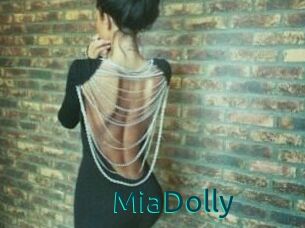 Mia_Dolly
